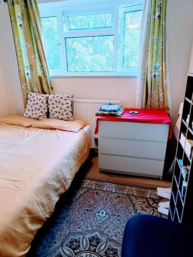 London Double Room With Free Parking And Wifi Hornchurch Εξωτερικό φωτογραφία
